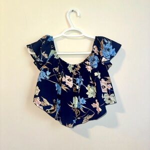 Gorgeous, flowy shirt that is perfect for summer 💙
